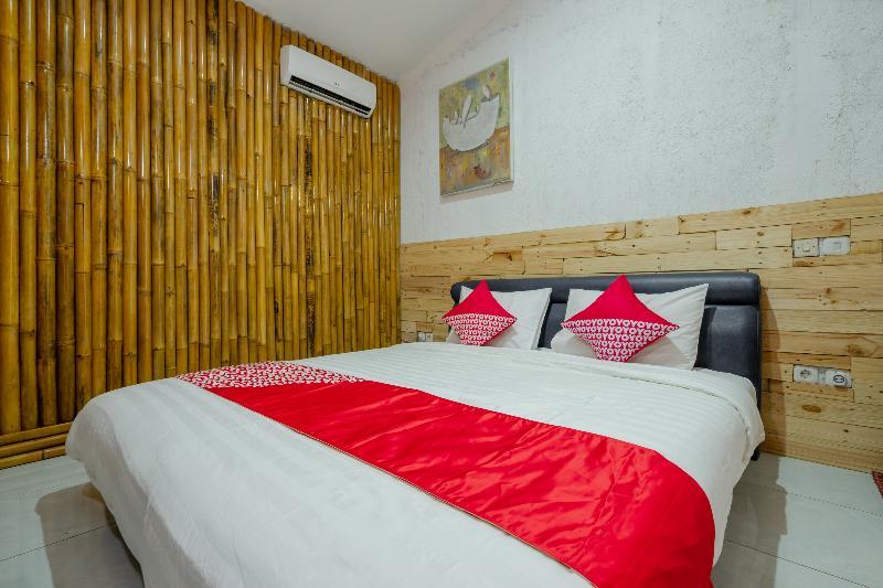 Oyo 2380 Alea Guesthouse Muntilan Eksteriør billede