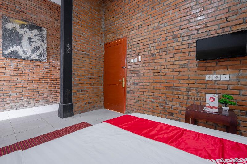 Oyo 2380 Alea Guesthouse Muntilan Eksteriør billede